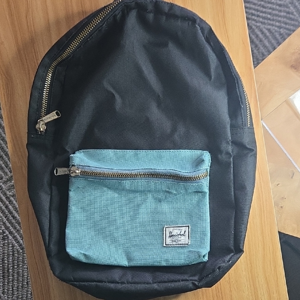 Herschel Medium 2 Strap Backpack Black And Green Candy Cane Inside